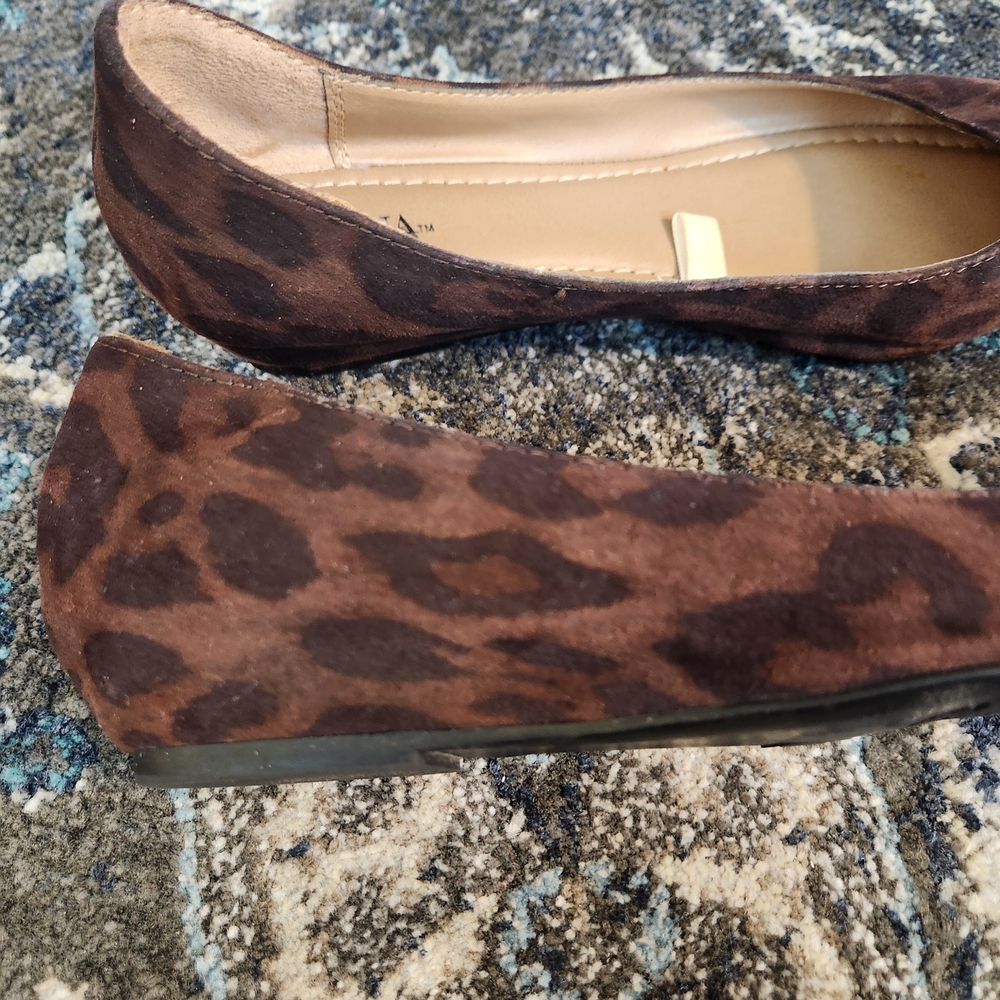 MERONA Pointy Toe Flats, SIZE 7- Animal Print